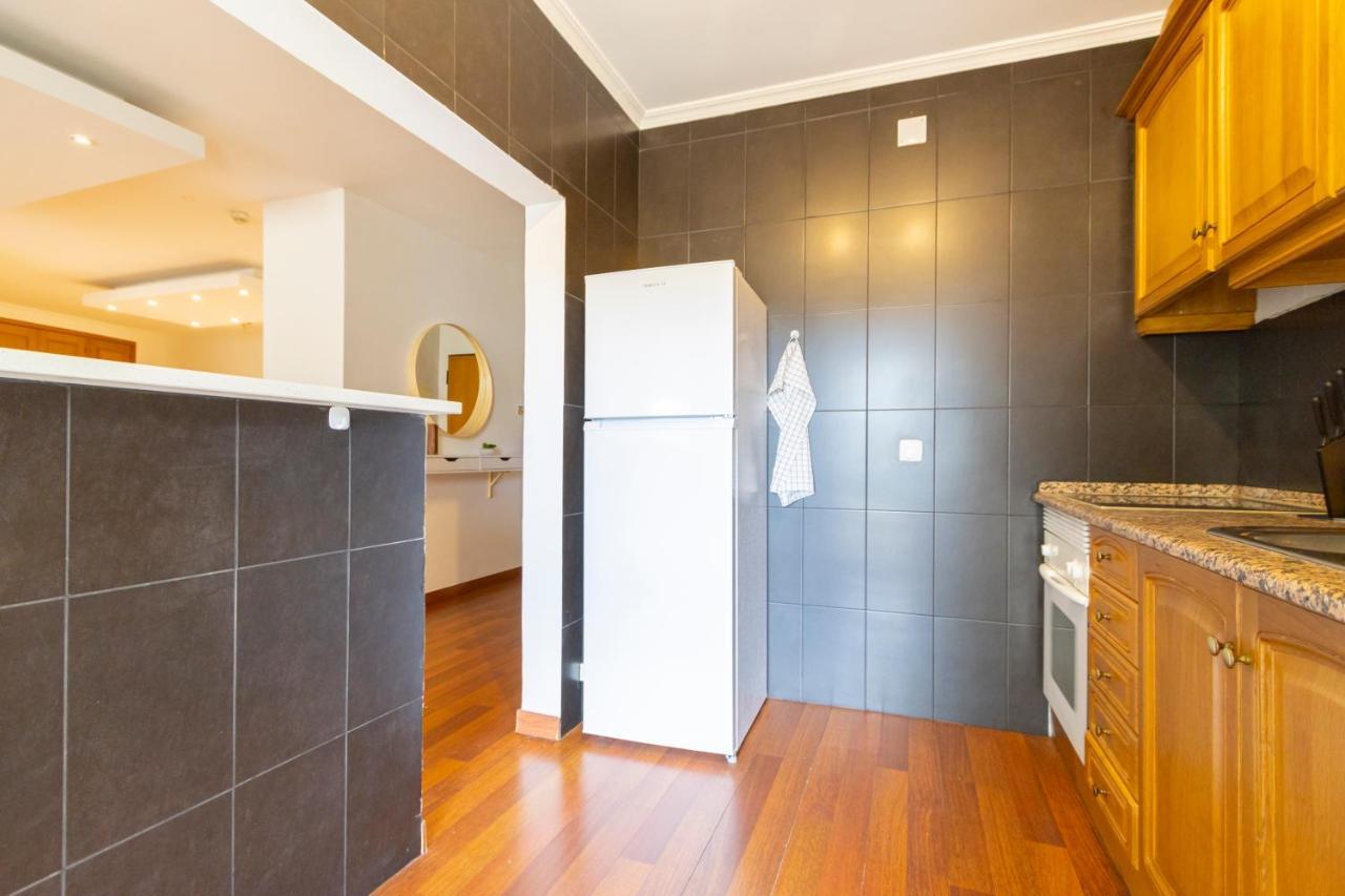 Spaceful Apartment In Албуфейра Екстериор снимка
