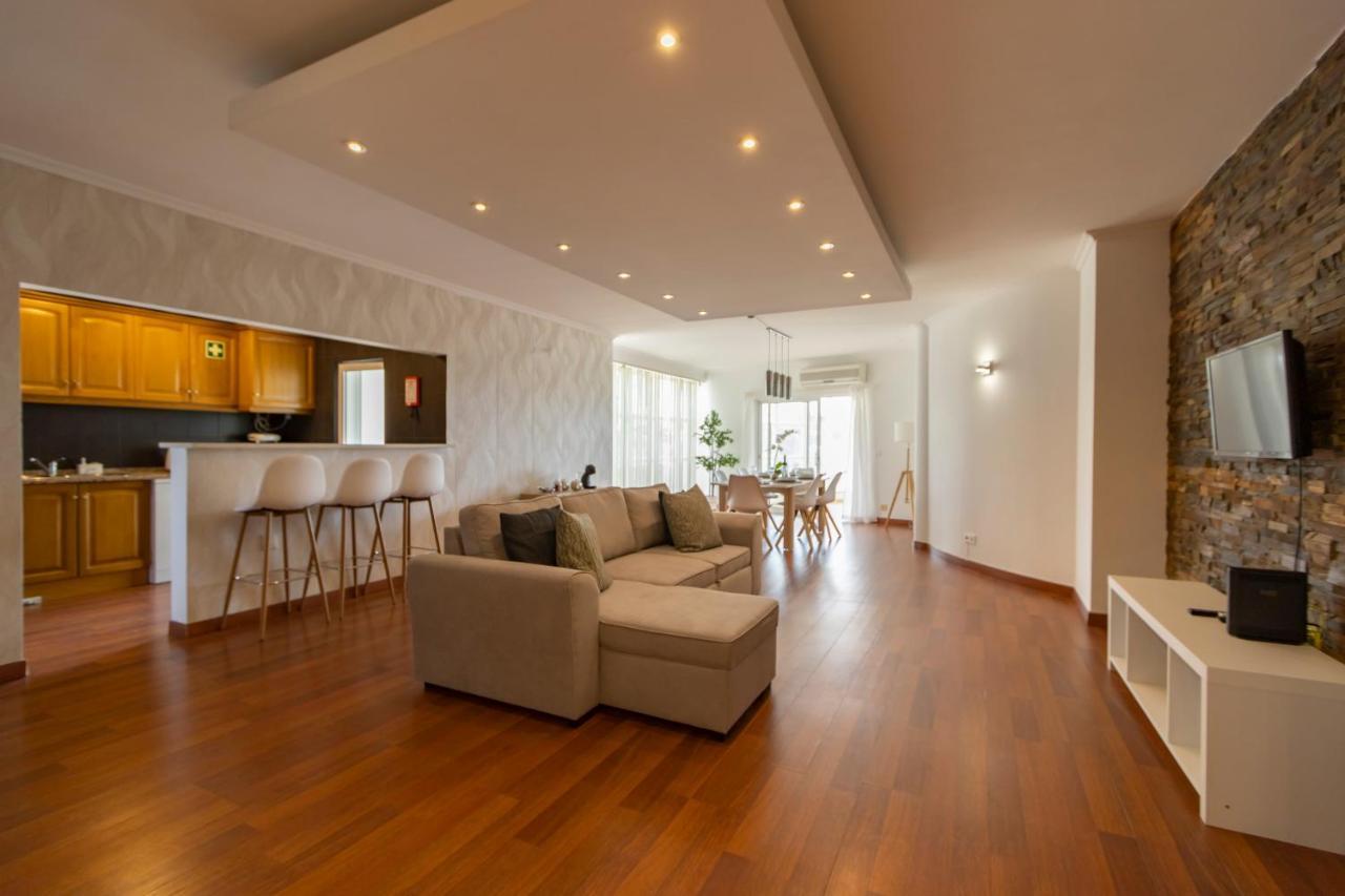 Spaceful Apartment In Албуфейра Екстериор снимка
