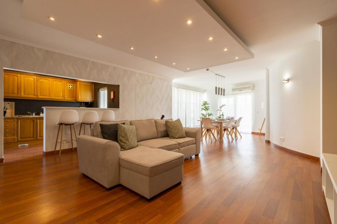 Spaceful Apartment In Албуфейра Екстериор снимка