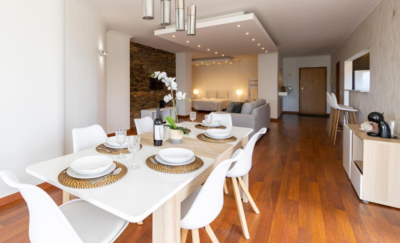 Spaceful Apartment In Албуфейра Екстериор снимка
